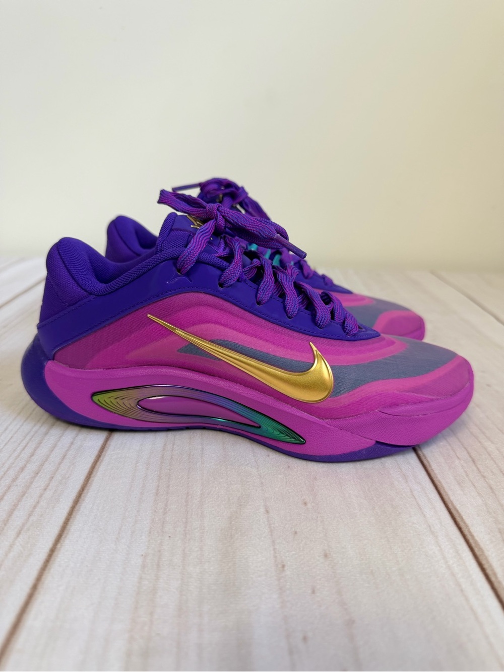 Nike Womens A'One Unapologetic Sneakers NEW Size 6 Purple Metallic Active